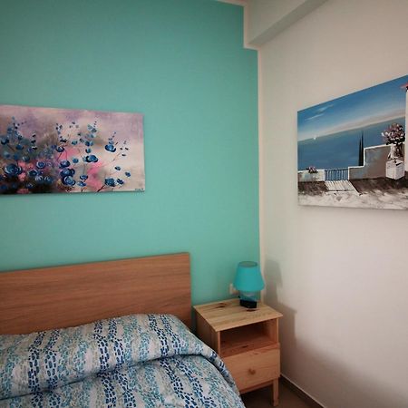 モンレアーレ La Rosatea Bed & Breakfast エクステリア 写真