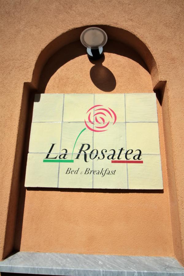 モンレアーレ La Rosatea Bed & Breakfast エクステリア 写真